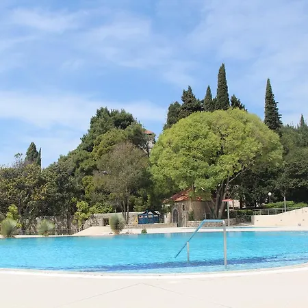 شقة Nika مْليني