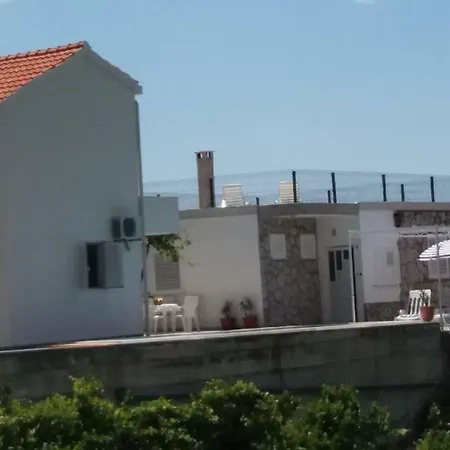 Villa Nika Mlini 아파트 *
