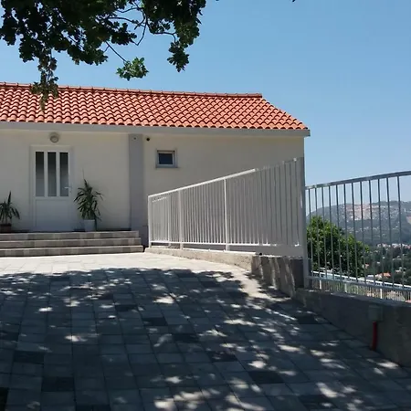 Villa Nika Mlini 아파트 *