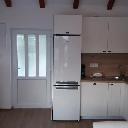 Apartment Nika Mlini