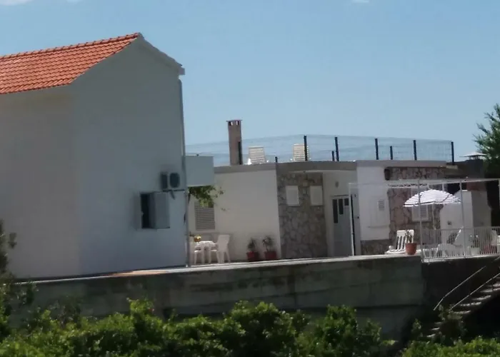 Villa Nika Mlini 아파트 *