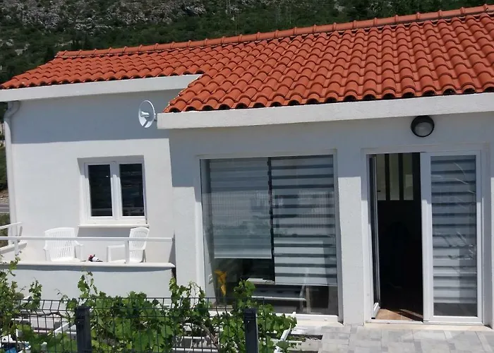 Villa Nika Mlini 아파트 *