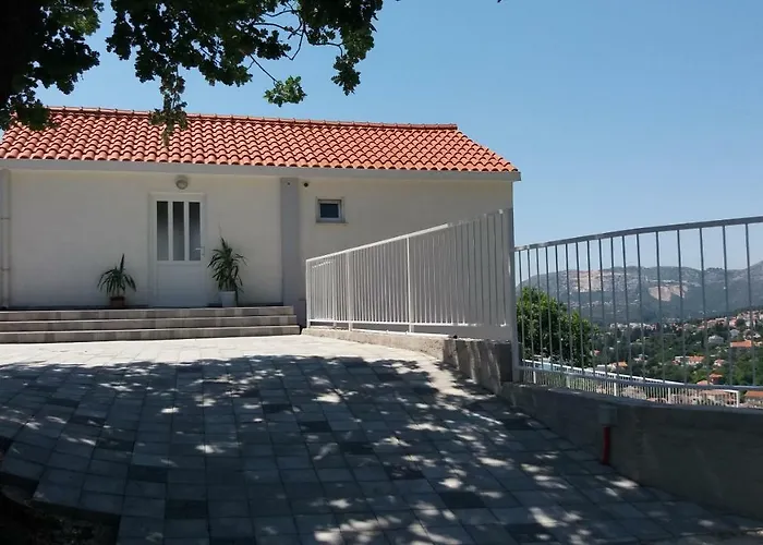 Villa Nika Mlini 아파트 *