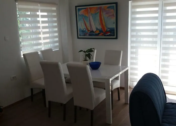 Villa Nika Mlini 아파트